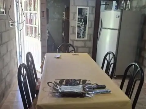 Casa 2 ambientes con 1 baño