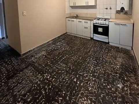 Depto Tipo Casa en Alquiler con 1 cocheras