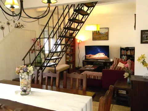 Depto Tipo Casa en Venta de 5 ambientes