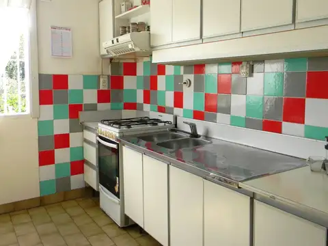 PH DE 4 AMBIENTES CON TERRAZA EN VILLA ADELINA