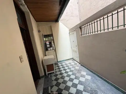 Av Pres Bartolome Mitre 1700