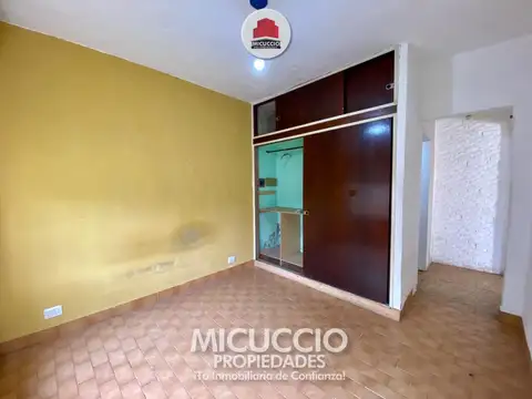 Casa 2 ambientes con 1 baño