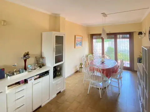 Depto Tipo Casa 4 ambientes con 3 baños