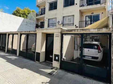 Viamonte 200, Piso pb