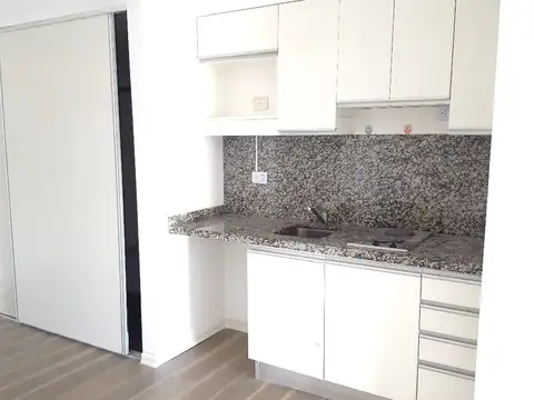 PISO ALTO. BALCÓN. LUMINOSO. Piso de Madera. DIVISIBLE. AMENITIES
