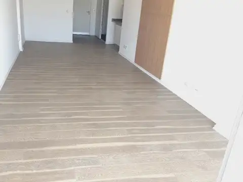 PISO ALTO. BALCÓN. LUMINOSO. Piso de Madera. DIVISIBLE. AMENITIES