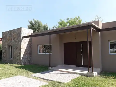 Casa en Alquiler anual en el Barrio San Matias en área 3