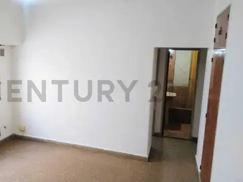 avenida Presidente Peron 5700, Piso 0