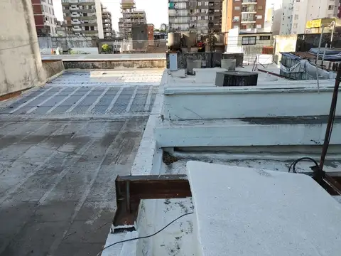 Local en Venta Via Púb.