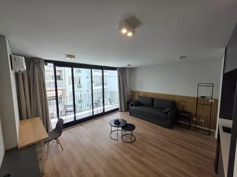 Venta monoambiente con balcón Colegiales