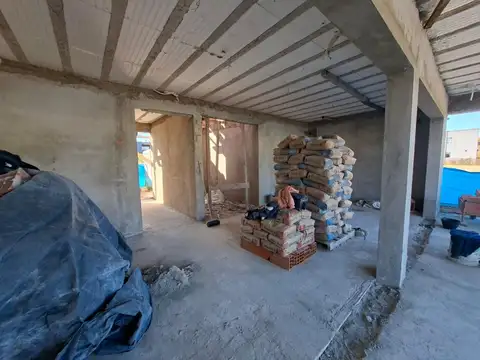 Casa en Venta con 3 cocheras