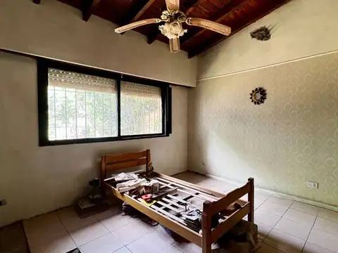 Casa 4 ambientes con 1 baño