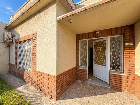 VENTA CASA 3 AMBIENTES RAMOS MEJIA - LOTE PROPIO