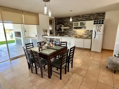 Casa en Venta en Los Nogales, USD 145.000