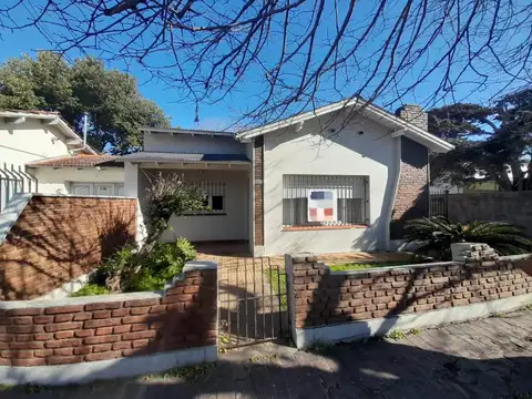 Chalet de 4 amb. en venta | Plátanos