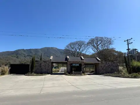 El Retiro, Ruta Provincial 28 100