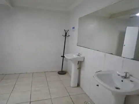 VENDO IMPORTANTE LOCAL CENTRICO