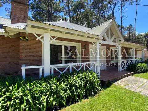 Bannes de Troya esq. Ulises 3600