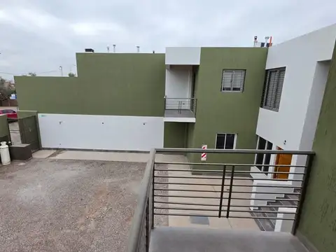 Depto Tipo Casa en Venta de 4 ambientes
