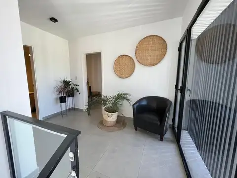 Casa 4 ambientes con 4 baños