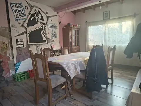 Casa 5 ambientes con 3 baños