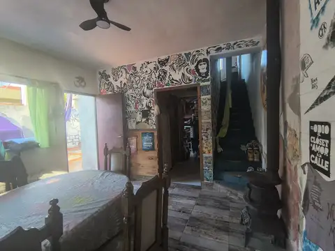 CASA + LOCAL Y DEPTO. SOBRE AV. JUAN B. JUSTO – JARDÍN Y PILETA – BECCAR