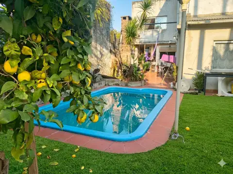 CASA + LOCAL Y DEPTO. SOBRE AV. JUAN B. JUSTO – JARDÍN Y PILETA – BECCAR