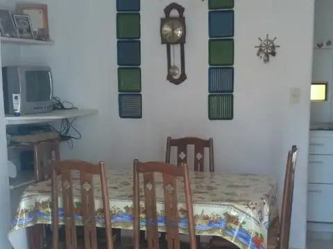 Casa 5 ambientes con 1 baño