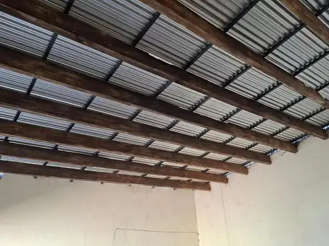 GALPON EN ALQUILER,AMPLIO Y SEGURO ! ! !