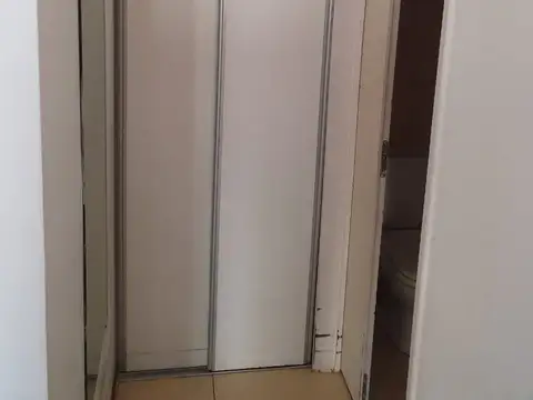 HERMOSO MONOAMBIENTE - CONTRA FRENTE CON BALCON - 5 AÑOS DE ANTIGUEDAD - MUY BUENA UBICACION