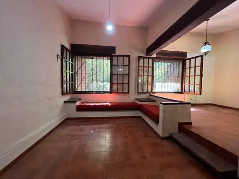 CASA EN VENTA BARRIO ARGUELLO A METROS AV RECTA MARTINOLLI