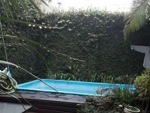 Casa 4 ambientes con 2 baños