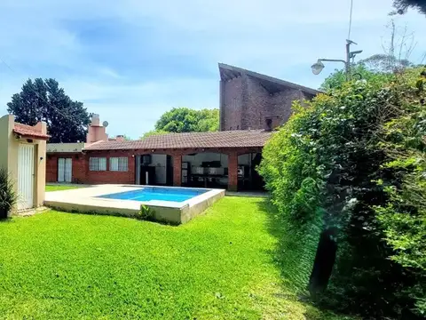 Los Cardos (entre 5ta Avenida y Los Sauces) 900