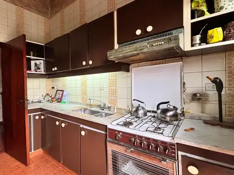 Casa en Venta con 3 cocheras