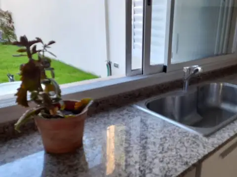 Departamento en Alquiler con 1 cocheras