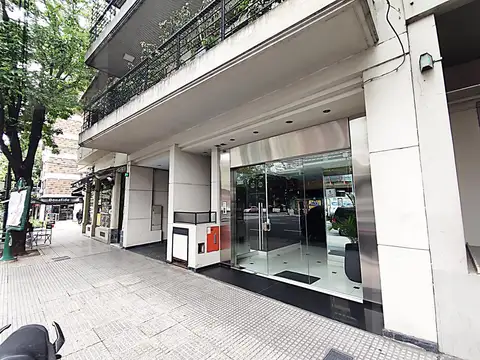 Excelente piso de 4 ambientes con palier privado en Boedo