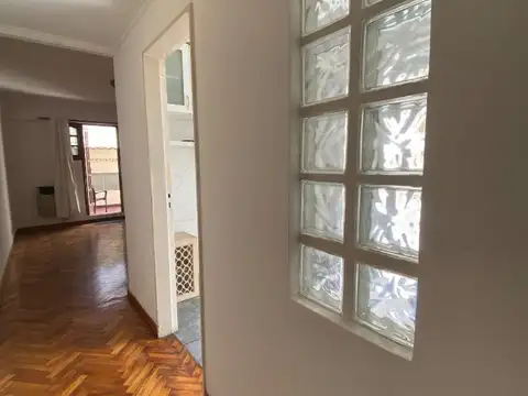 Tacuari 1383 , Piso 1