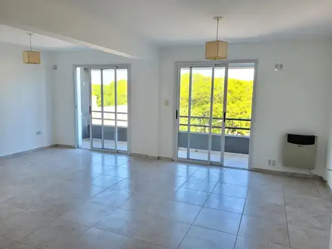 Departamento duplex de tres dormitorios en alquiler La Plata