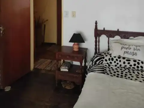 Casa en venta - 2 Dormitorios 2 Baños - Local - 200Mts2 - San Vicente