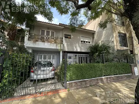 Casa de cinco ambientes en venta en Haedo Norte