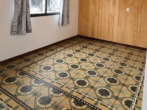 Casa 4 ambientes con 1 baño
