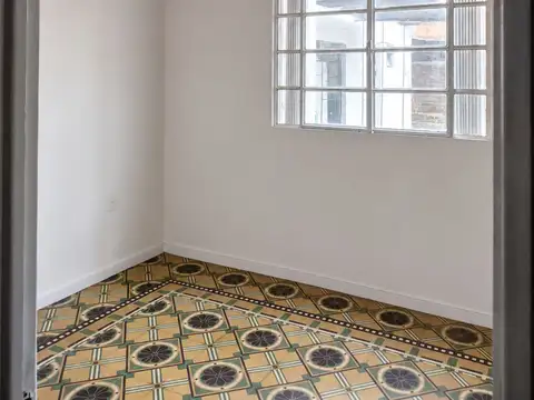 Casa en Alquiler con 1 cochera