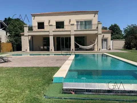 Casa en venta en Barrio Privado Rumenco