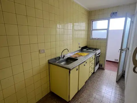 10 500, Piso 4