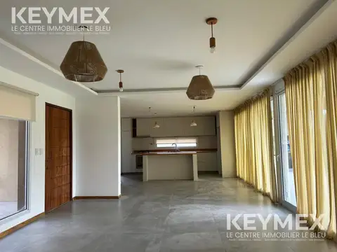 Casa 5 ambientes con 3 baños