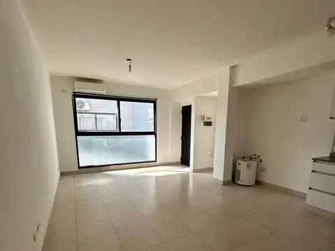 Departamento en Alquiler en Chacarita, $ 900.000