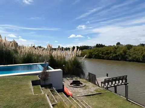 Lindísima casa moderna con bajada al Rio,  en Barrio Náutico El Canal Villanueva. (Dique Lujan)