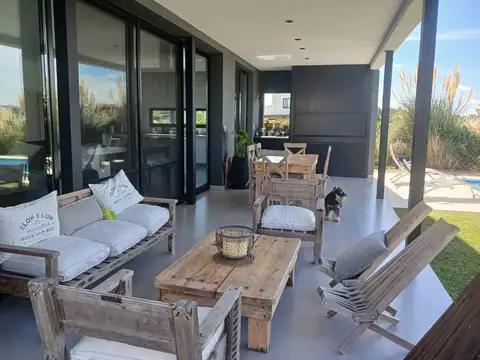 Casa Monoambiente con 3 baños