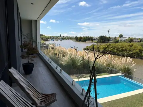 Casa en Venta con 4 cocheras