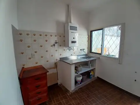 Depto Tipo Casa en Alquiler con 1 cocheras
